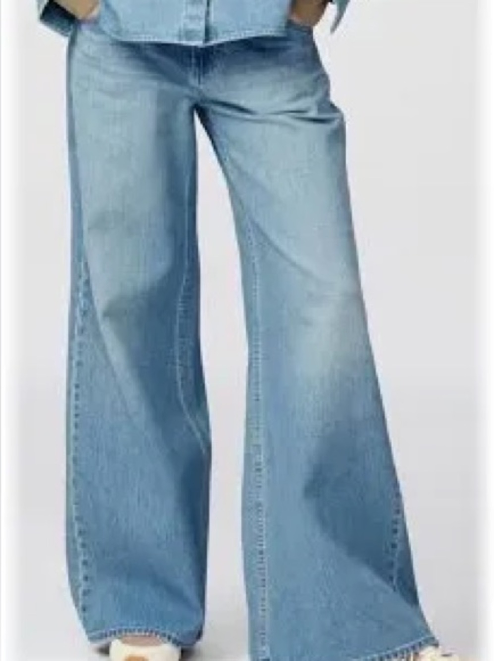 Uniqlo C Low Rise Wide Leg Jeans in Blue Size 29 NWT